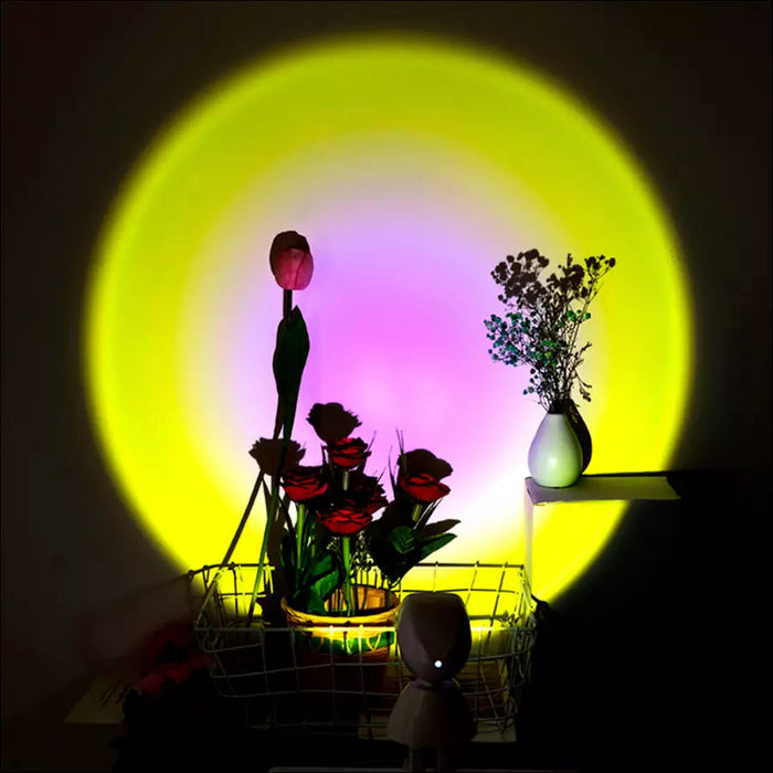 OverTheHorizon - Sunset Lamp With Astronaut body -